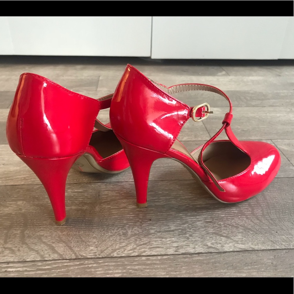 Retro Look Heels - Picture 3 of 5